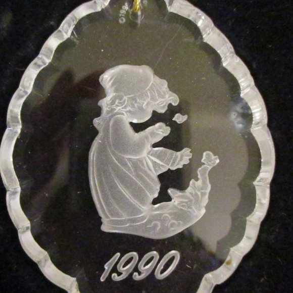 Vintage Precious Moments 1990 Crystal Ornament "Winter Song", Little Girl&Birds - Picture 4 of 8